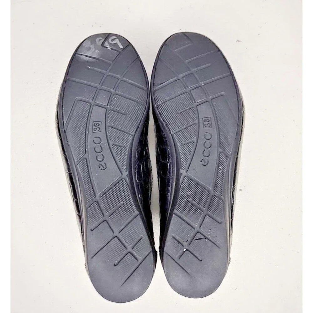 Ecco these black